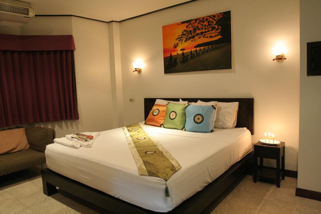 Angus O'Tool'S Guesthouse Karon Екстер'єр фото