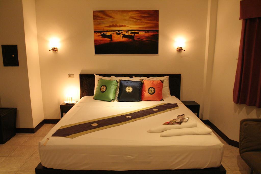 Angus O'Tool'S Guesthouse Karon Екстер'єр фото