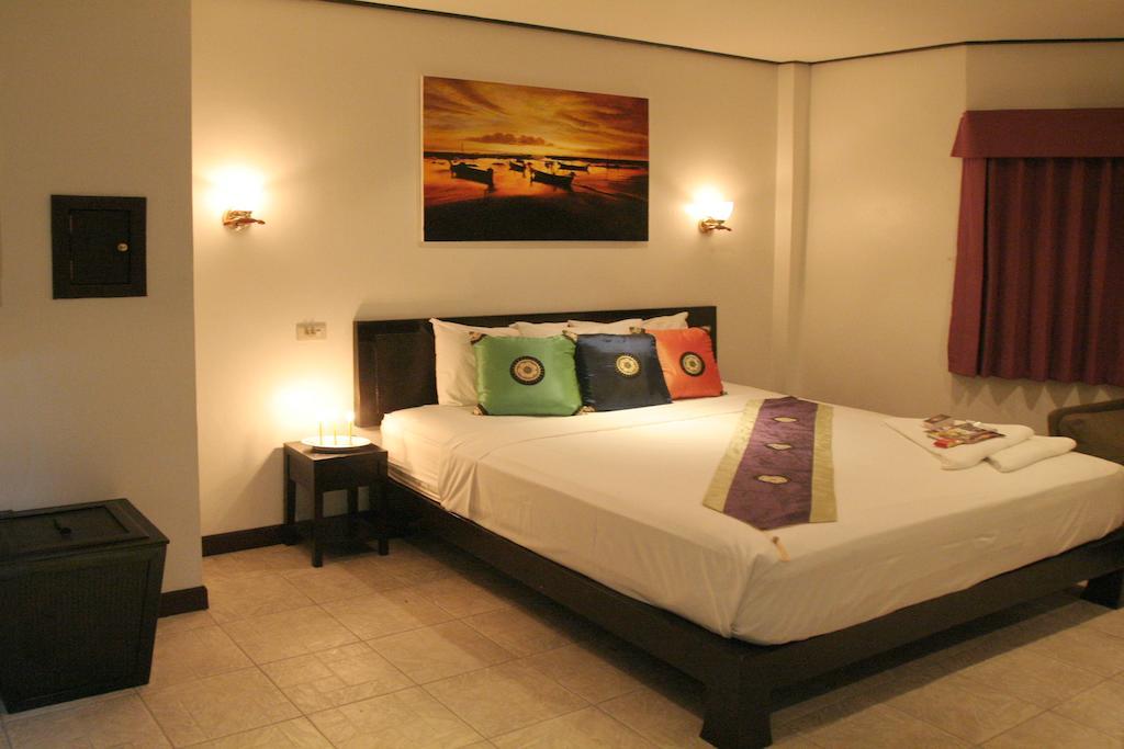 Angus O'Tool'S Guesthouse Karon Екстер'єр фото