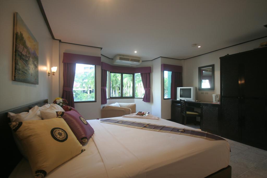 Angus O'Tool'S Guesthouse Karon Екстер'єр фото